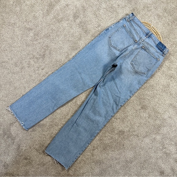 Abercrombie & Fitch The 90s Straight Ultra High Rise Jean Raw Hem in Blue 29/8R - Picture 6 of 16
